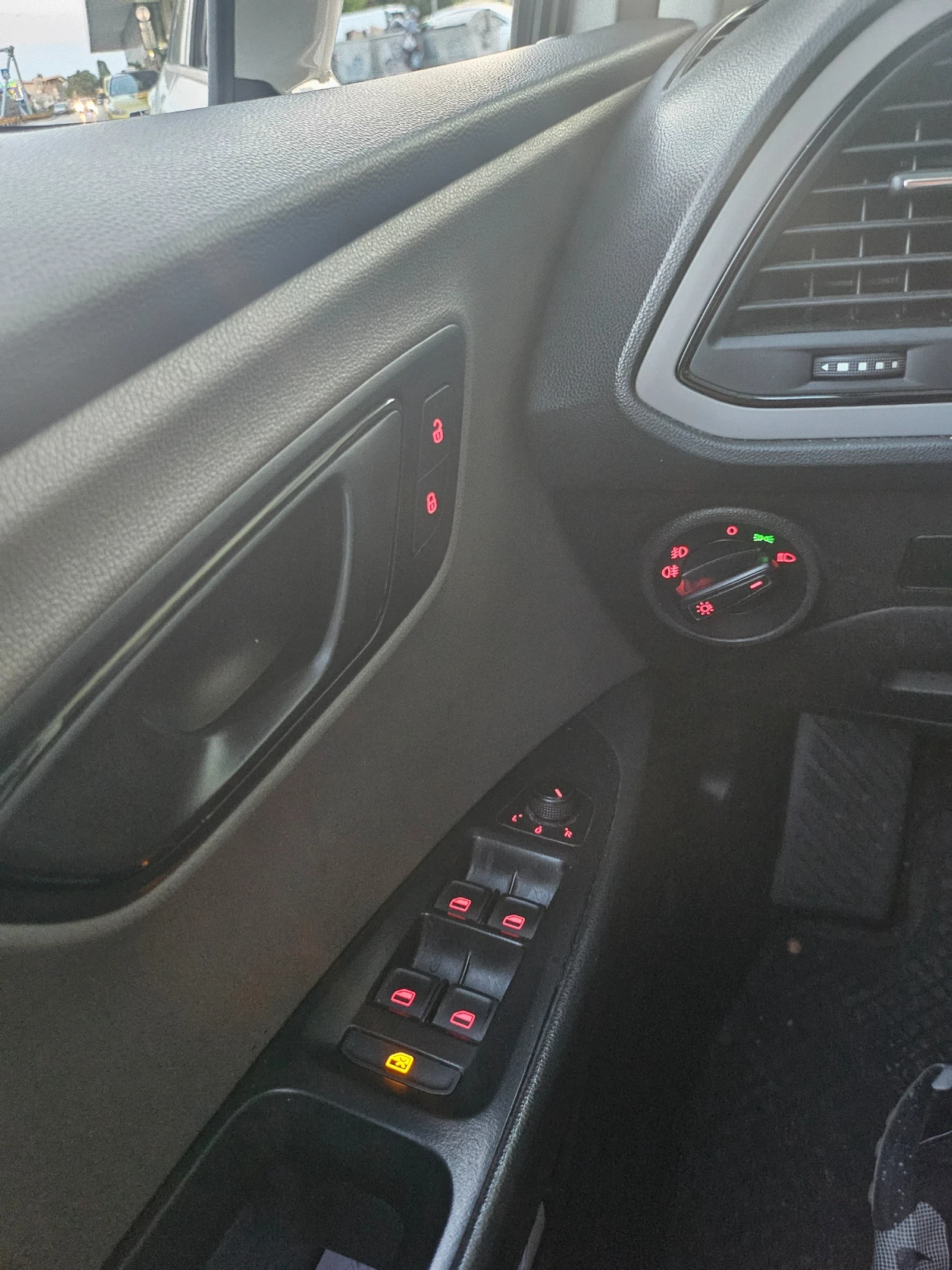 Seat Leon 1.5 TGI.Метан / Бензин - изображение 7
