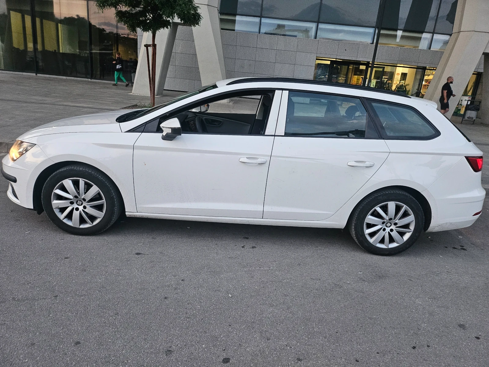 Seat Leon 1.5 TGI.Метан / Бензин - изображение 4