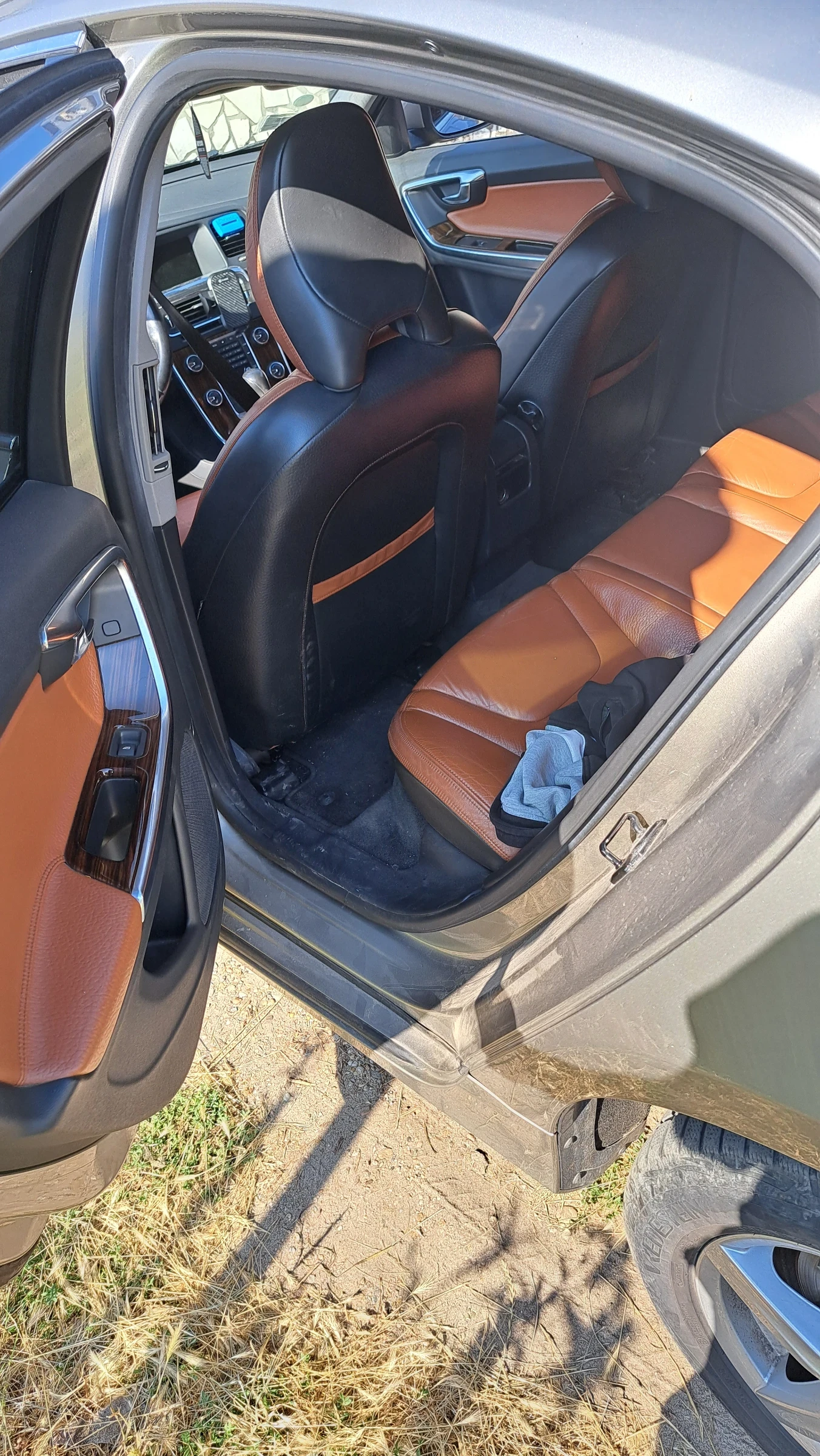 Volvo S60 2.4 D5 205  - изображение 6