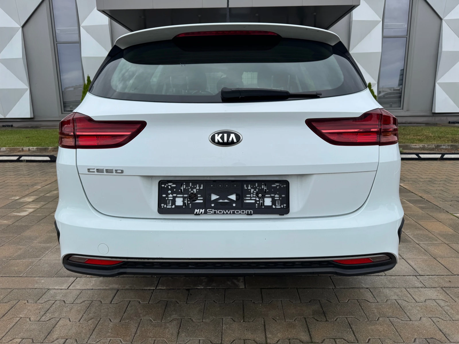 Kia Ceed 1.4-С.КНИЖКА-LANE-ASIST-АВТОПИЛОТ - изображение 6