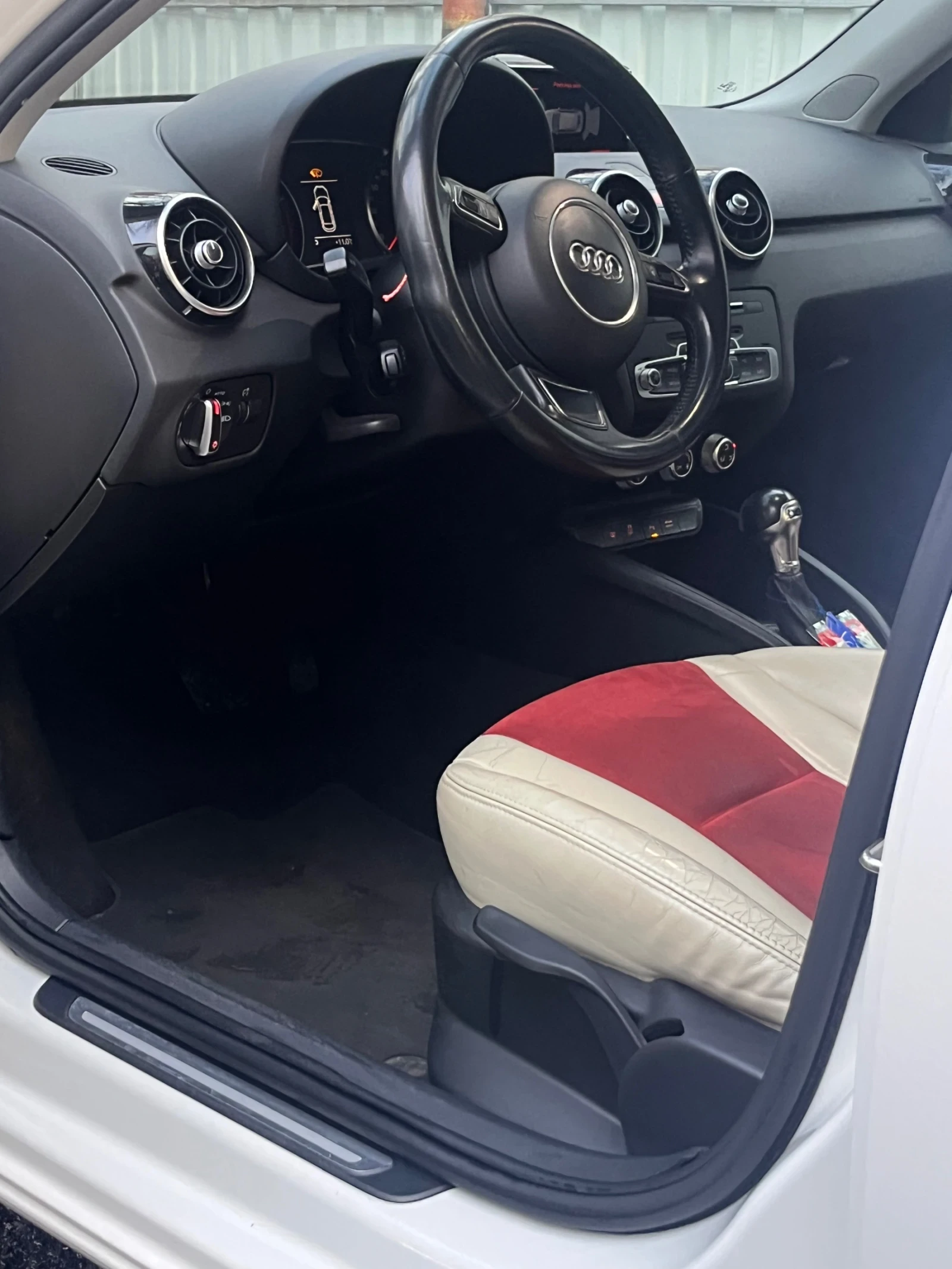 Audi A1 S tronic TFSI, снимка 6 - Автомобили и джипове - 53720805