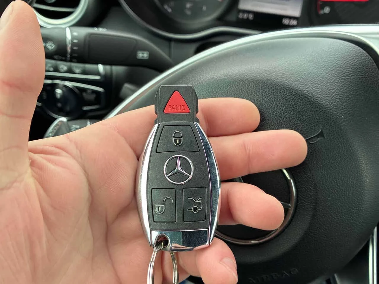 Mercedes-Benz C 63 AMG S| DISTRONIC| 360| BURMESTER| ОБДУХВАНЕ| CARFAX, снимка 14 - Автомобили и джипове - 53907848