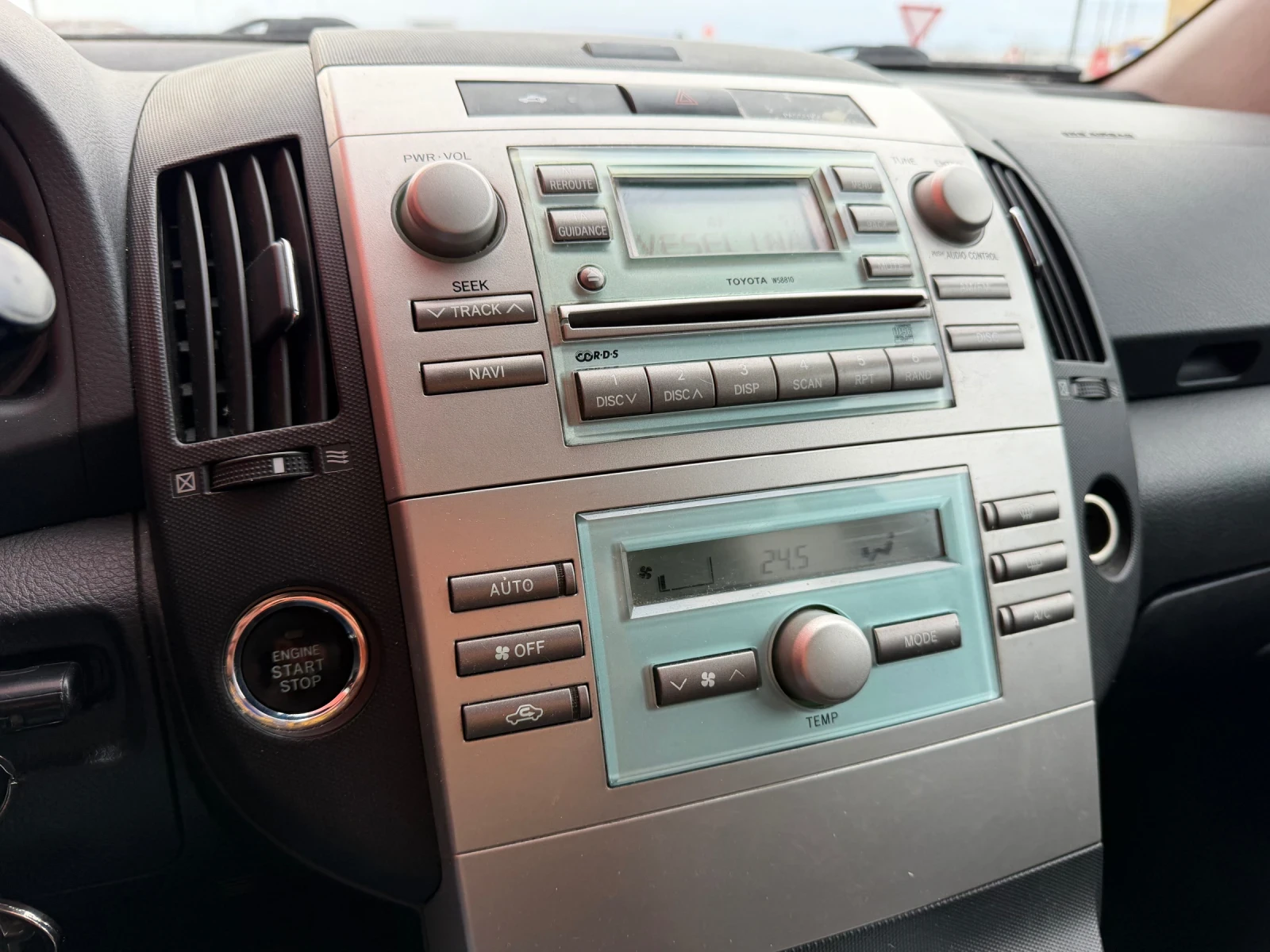 Toyota Corolla verso d4d* 136кс* 6кс* 7места, снимка 14 - Автомобили и джипове - 53912451