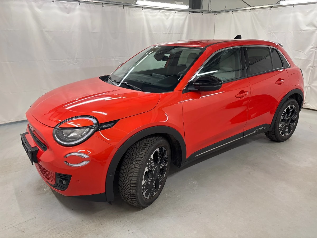 Fiat 600e La Prima 1450 км CCS 54kWh, снимка 5 - Автомобили и джипове - 53923881