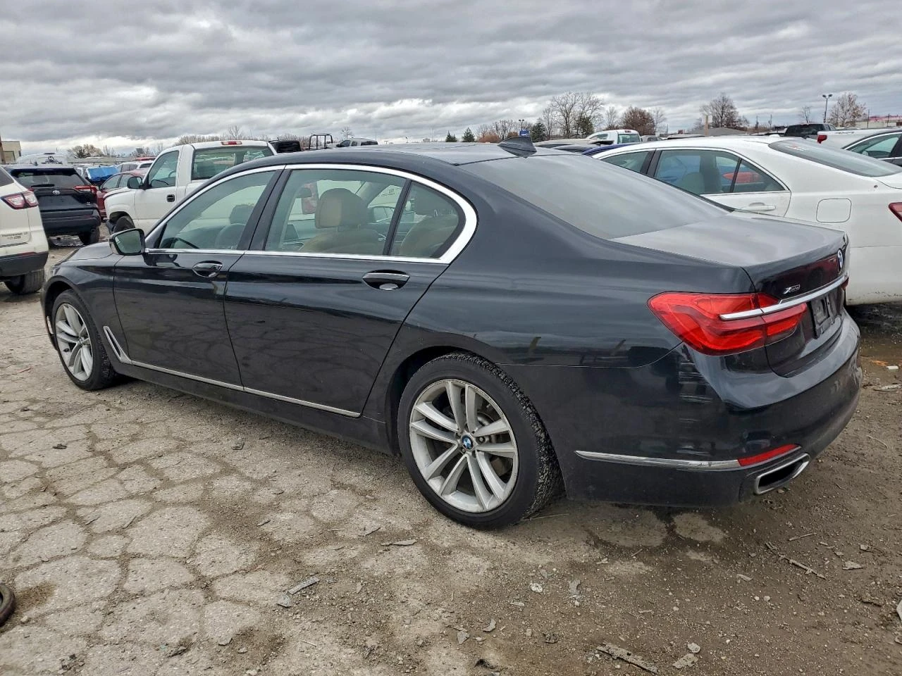 BMW 750 4.4l Xi, снимка 2 - Автомобили и джипове - 53986505