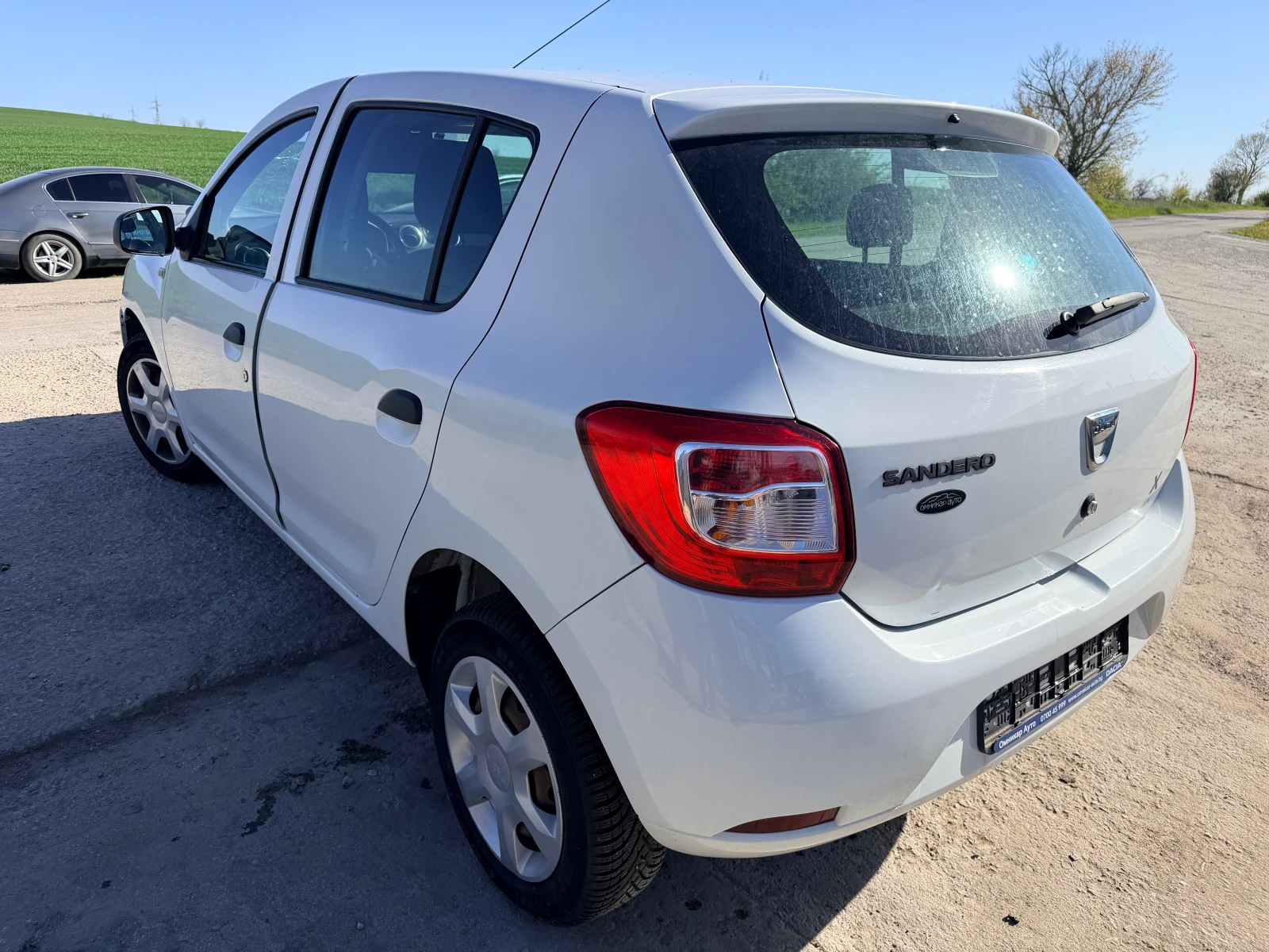 Dacia Sandero 1.2i, снимка 5 - Автомобили и джипове - 54346878