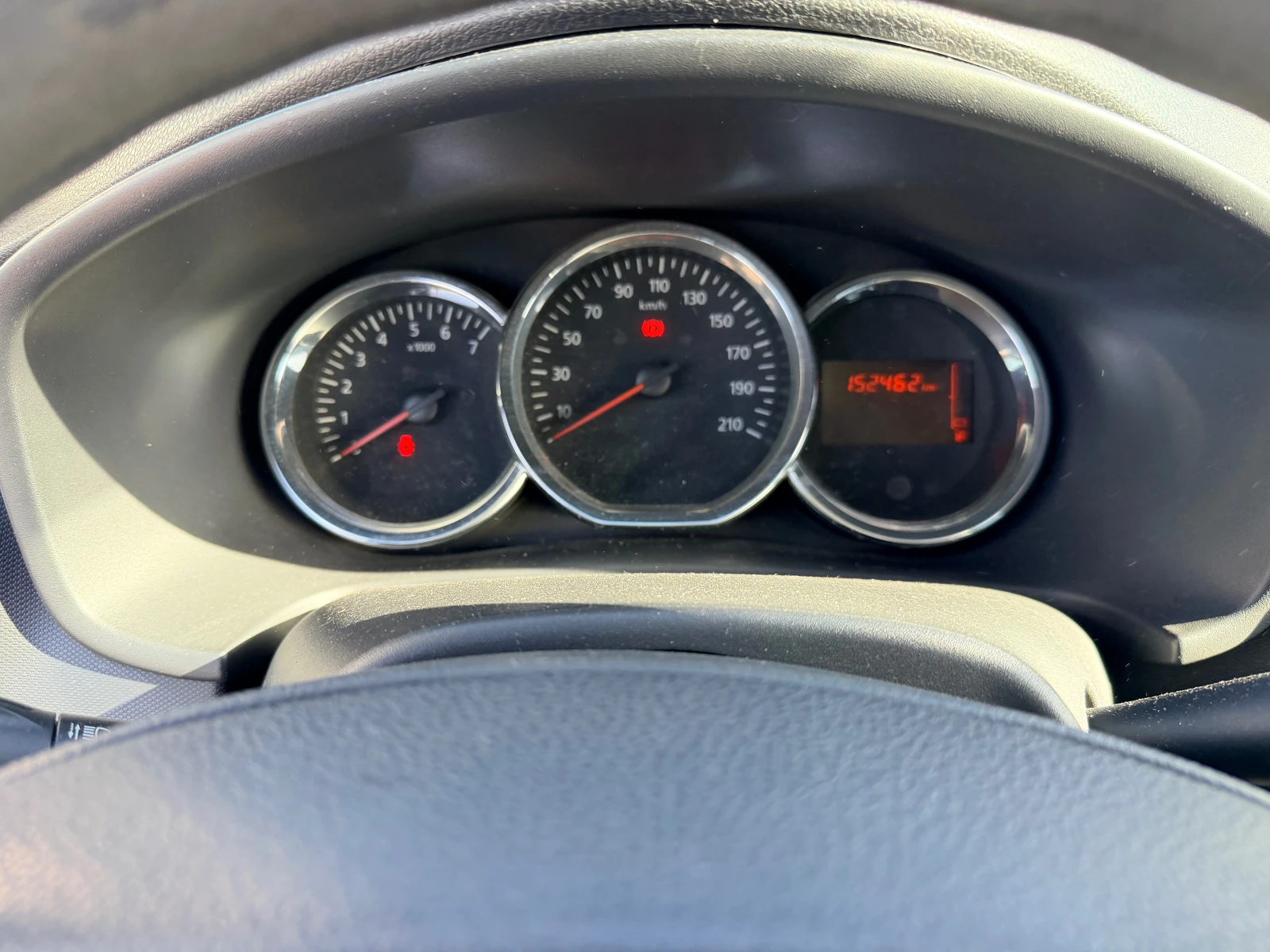 Dacia Sandero 1.2i, снимка 10 - Автомобили и джипове - 54346878