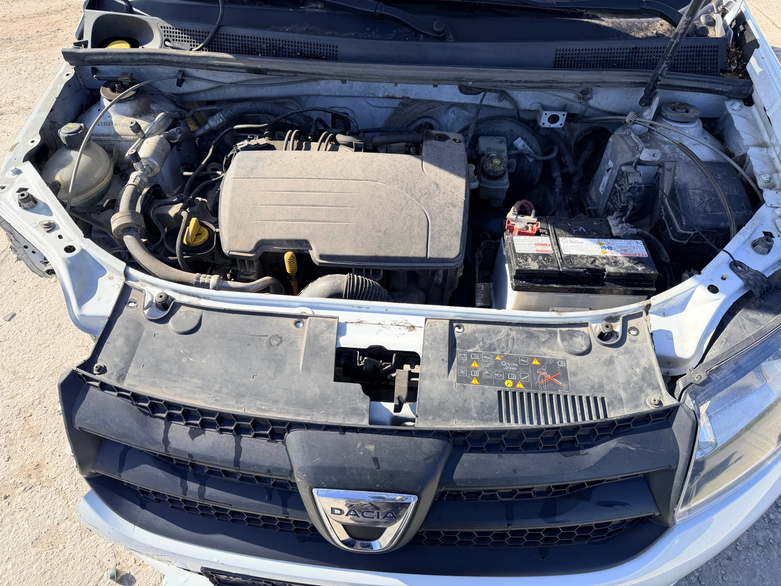 Dacia Sandero 1.2i, снимка 11 - Автомобили и джипове - 54346878