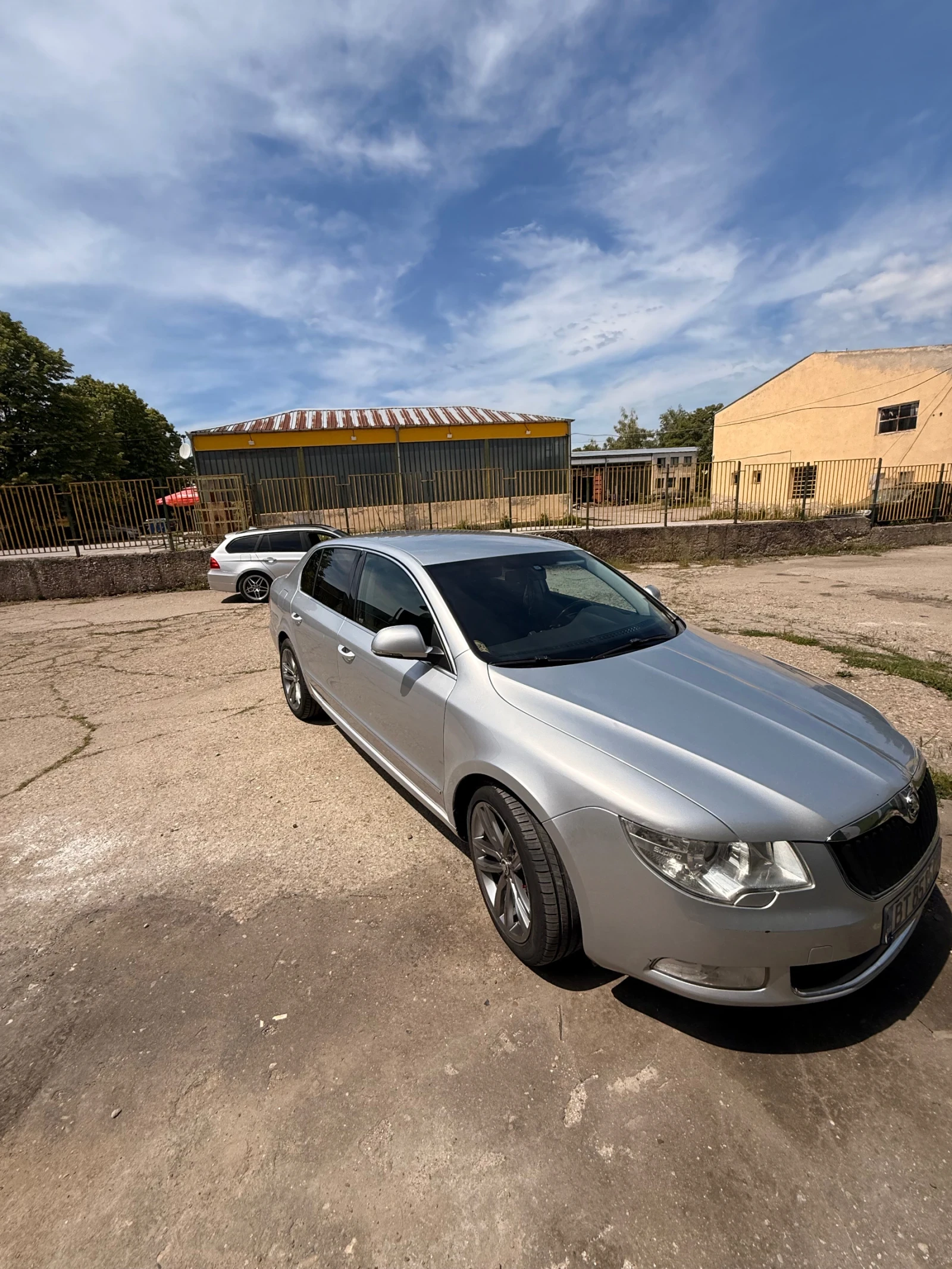 Skoda Superb, снимка 3 - Автомобили и джипове - 54651547