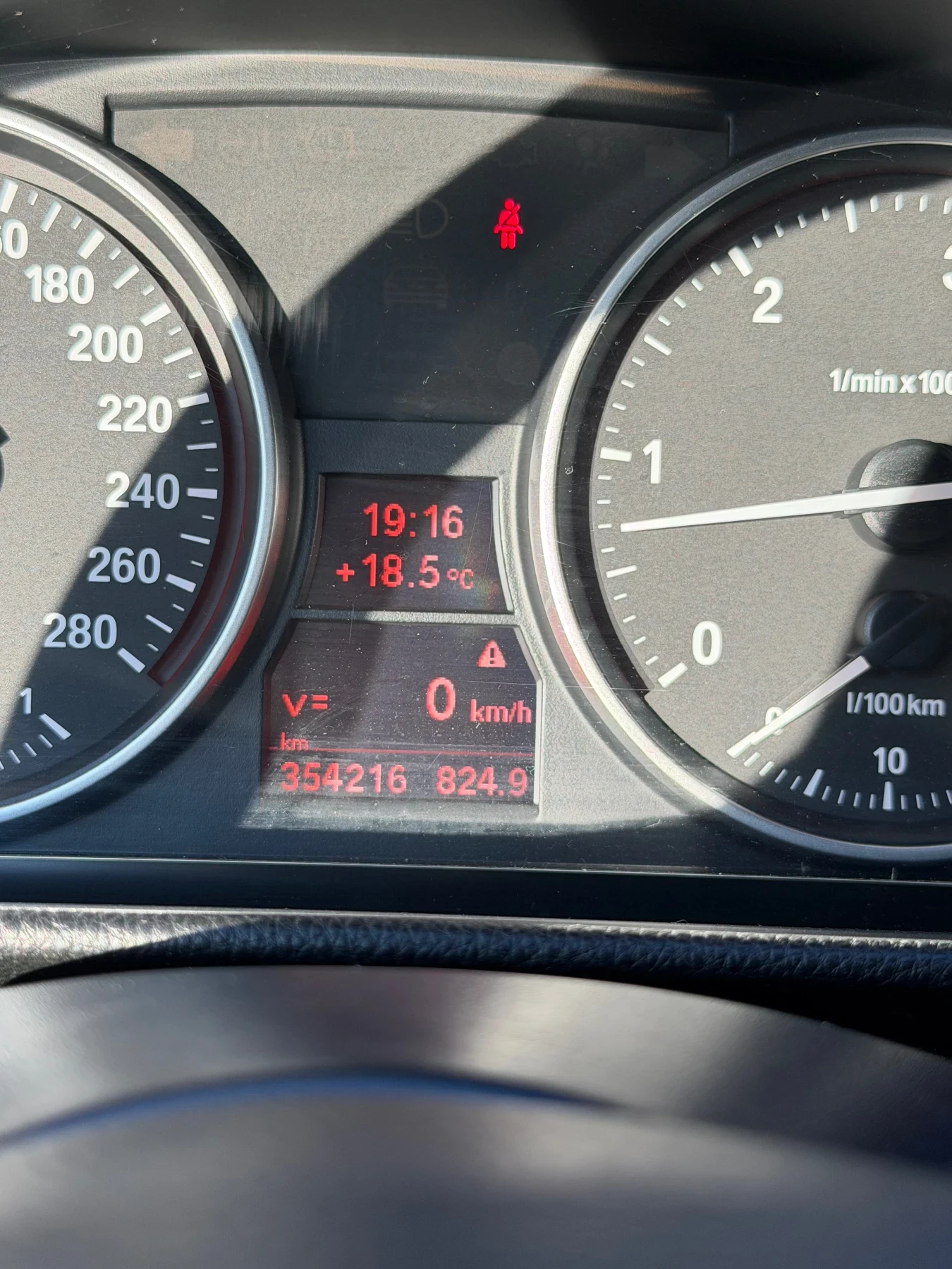 BMW 325 3.0D LCI, снимка 10 - Автомобили и джипове - 54779731