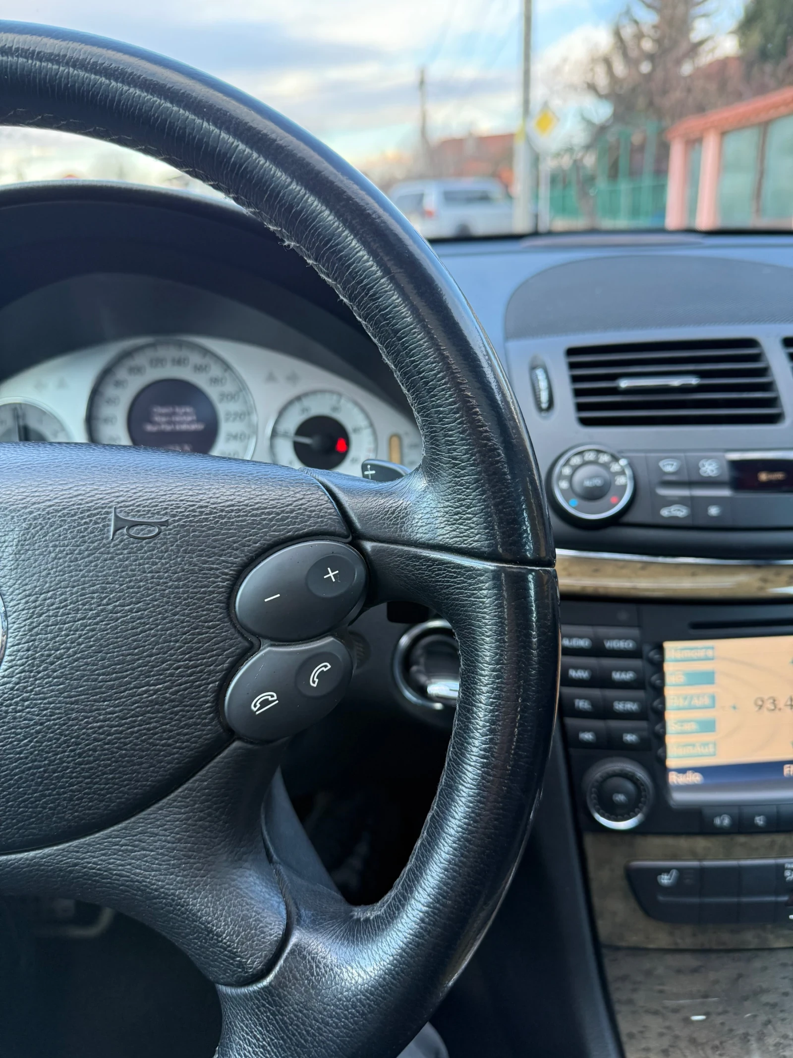 Mercedes-Benz E 280 * 3.0 v6 * Evo * 4matic, снимка 14 - Автомобили и джипове - 55233849