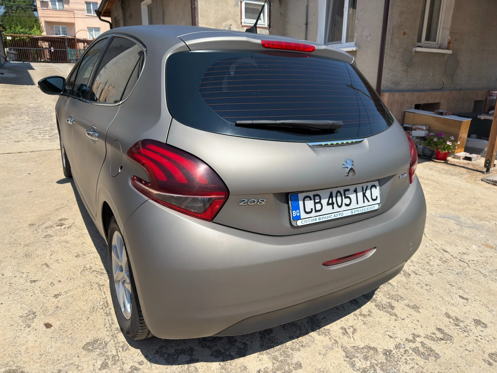 Peugeot 208 1.2 PureTech, снимка 5 - Автомобили и джипове - 55309534