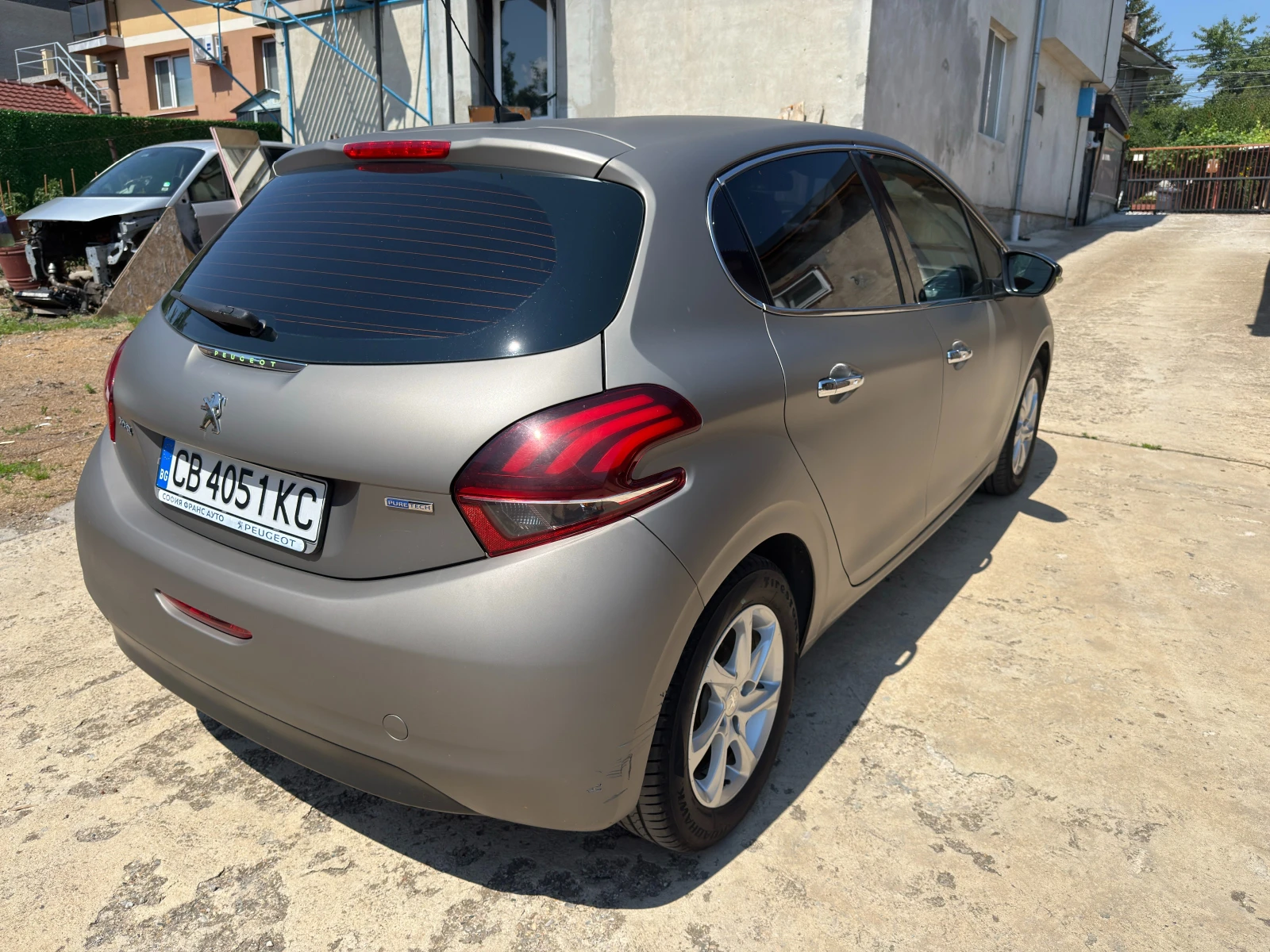 Peugeot 208 1.2 PureTech, снимка 4 - Автомобили и джипове - 55309534