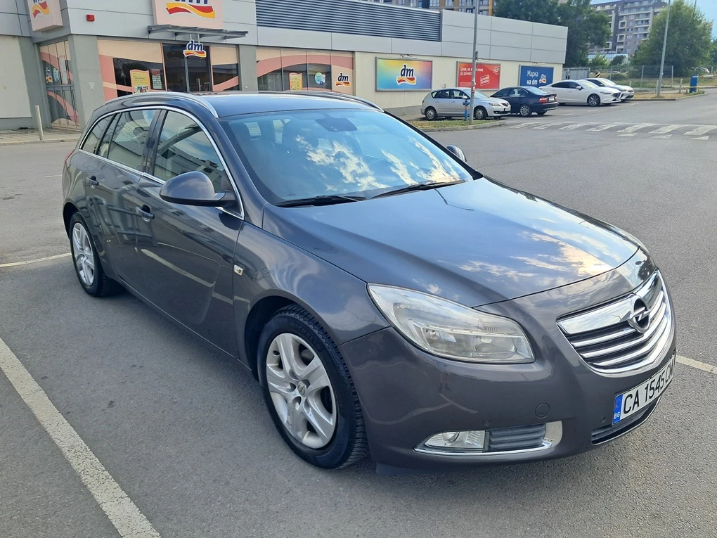 Opel Insignia Sports Tourer , снимка 12 - Автомобили и джипове - 55324236