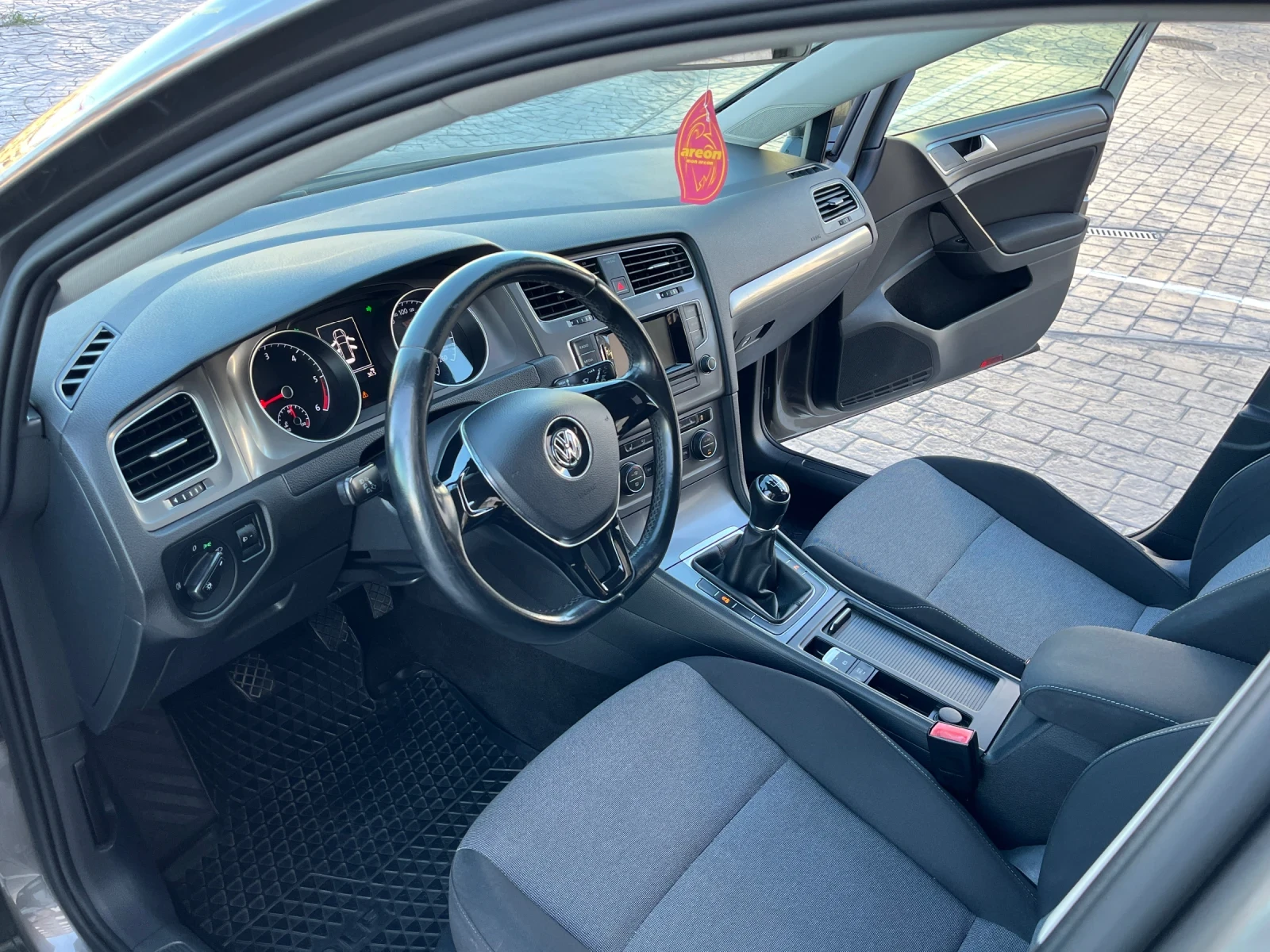 VW Golf 1.6TDI/110/2016/Г, снимка 11 - Автомобили и джипове - 55649204