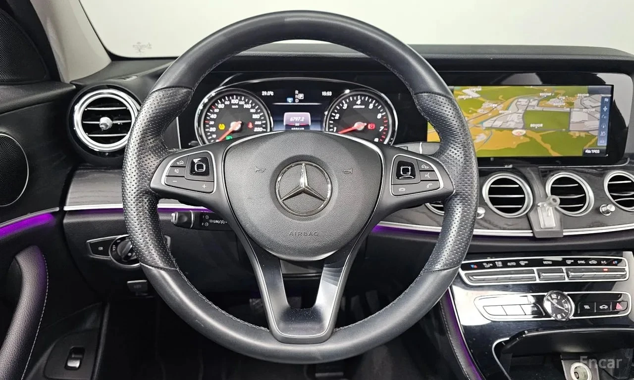 Mercedes-Benz E 200 AVANTGARDE| PANO| ПОДГРЕВИ| АМБИЕНТ| , снимка 13 - Автомобили и джипове - 55885315