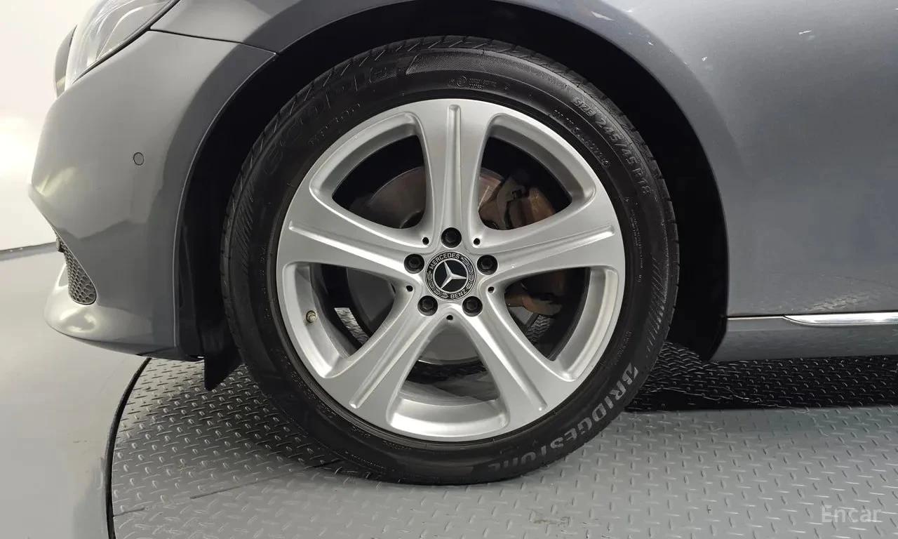 Mercedes-Benz E 200 AVANTGARDE| PANO| ПОДГРЕВИ| АМБИЕНТ| , снимка 5 - Автомобили и джипове - 55885315