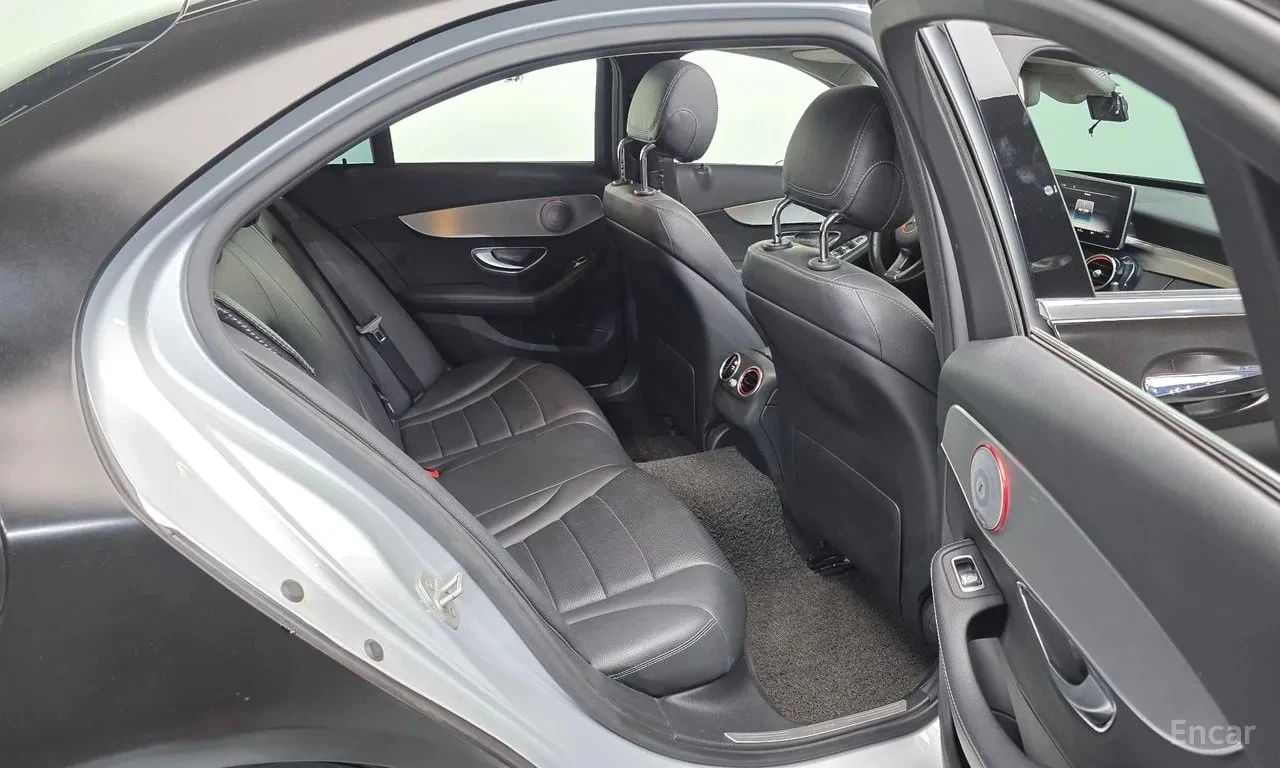 Mercedes-Benz C 220 * AMG OPTIC * ФИКСИРАНА ЦЕНА ДО БЪЛГАРИЯ, снимка 12 - Автомобили и джипове - 56116794