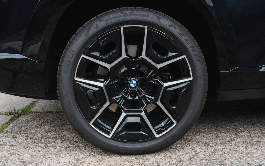 BMW XM 4.4 V8 Plug-in Hybrid xDrive ������- 2�. �� 100��. | Mobile.bg � ����������� 5