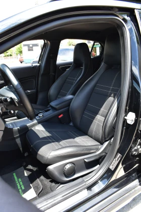 Mercedes-Benz GLA 220 SPORT-LINE* FULL-LED-FRONT-ASSIST* SWAROWSKI, снимка 10