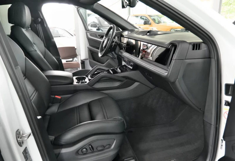 Porsche Cayenne Coupe E-Hybrid, снимка 4 - Автомобили и джипове - 51373842