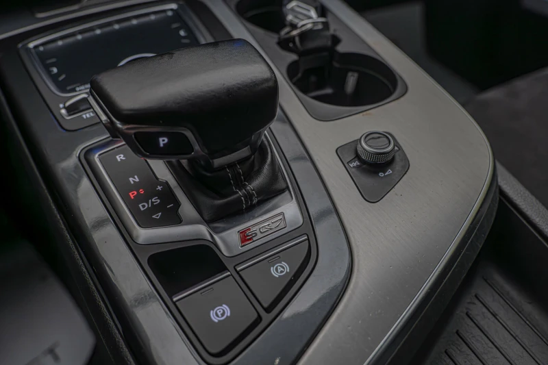 Audi SQ7 4.0TDI/HuD/Virtual/Night/Bose/Камера, снимка 12 - Автомобили и джипове - 51618858