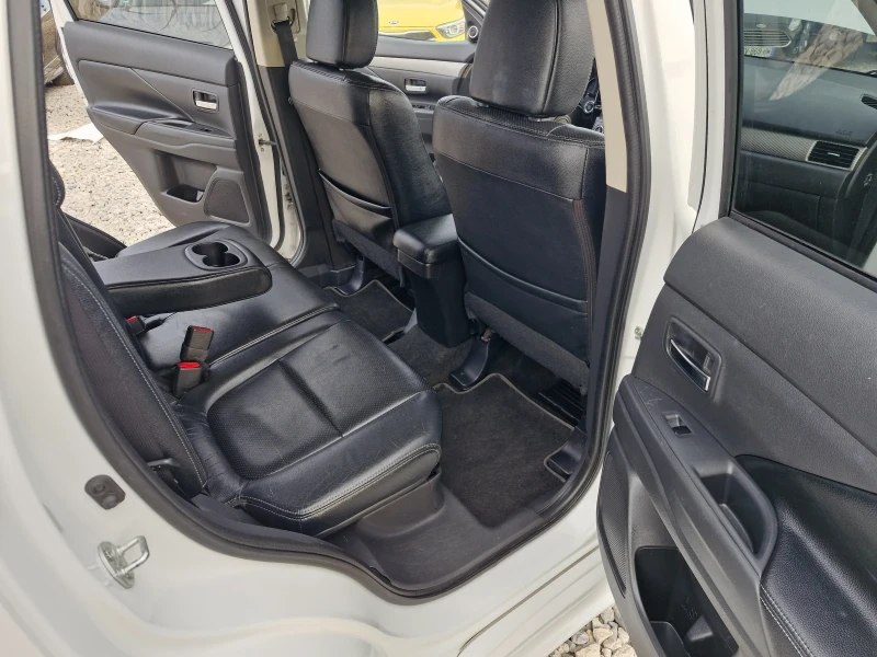 Mitsubishi Outlander 2, 2* 150* NAVI* CAM* КОЖА* XENON* KEYLESS* 18* 7М, снимка 11 - Автомобили и джипове - 53121956