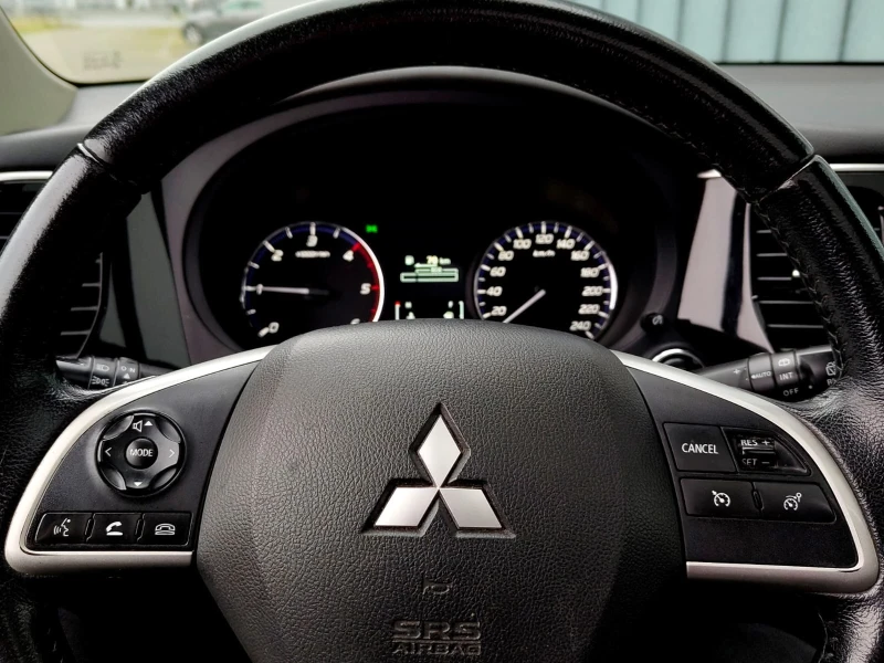Mitsubishi Outlander 2, 2* 150* NAVI* CAM* КОЖА* XENON* KEYLESS* 18* 7М, снимка 14 - Автомобили и джипове - 53121956