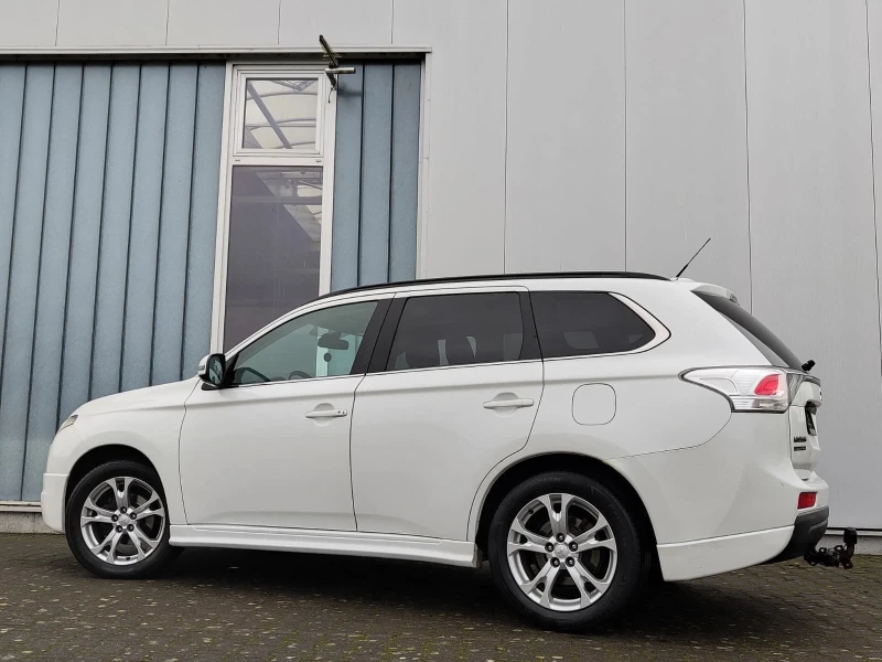 Mitsubishi Outlander 2, 2* 150* NAVI* CAM* КОЖА* XENON* KEYLESS* 18* 7М, снимка 2 - Автомобили и джипове - 53121956
