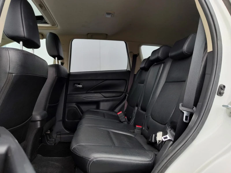 Mitsubishi Outlander 2, 2* 150* NAVI* CAM* КОЖА* XENON* KEYLESS* 18* 7М, снимка 15 - Автомобили и джипове - 53121956