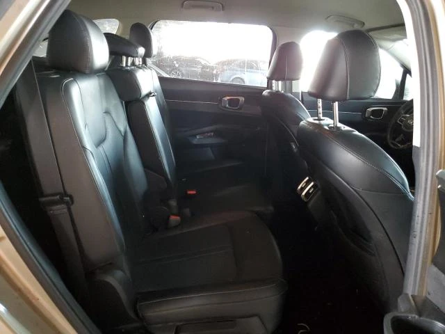 Kia Sorento 2.5L 4 Front-wheel Drive, снимка 13 - Автомобили и джипове - 52934993