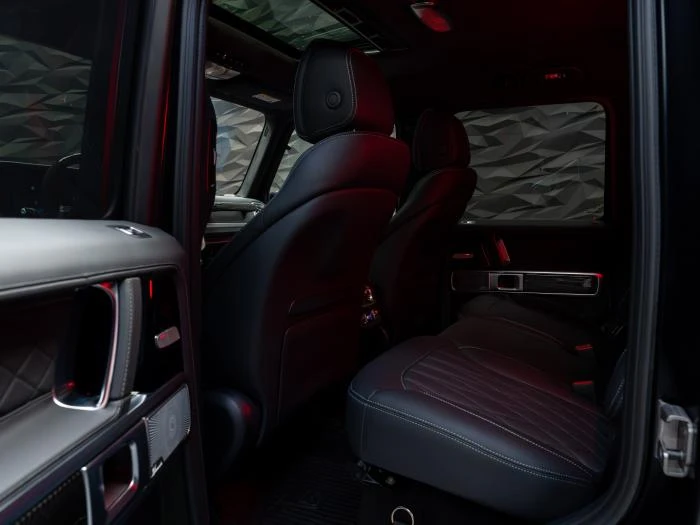 Mercedes-Benz G 63 AMG BURM* PANO* CARBON* 360CAM* HUD* ОБДУХВ* , снимка 8 - Автомобили и джипове - 56079206