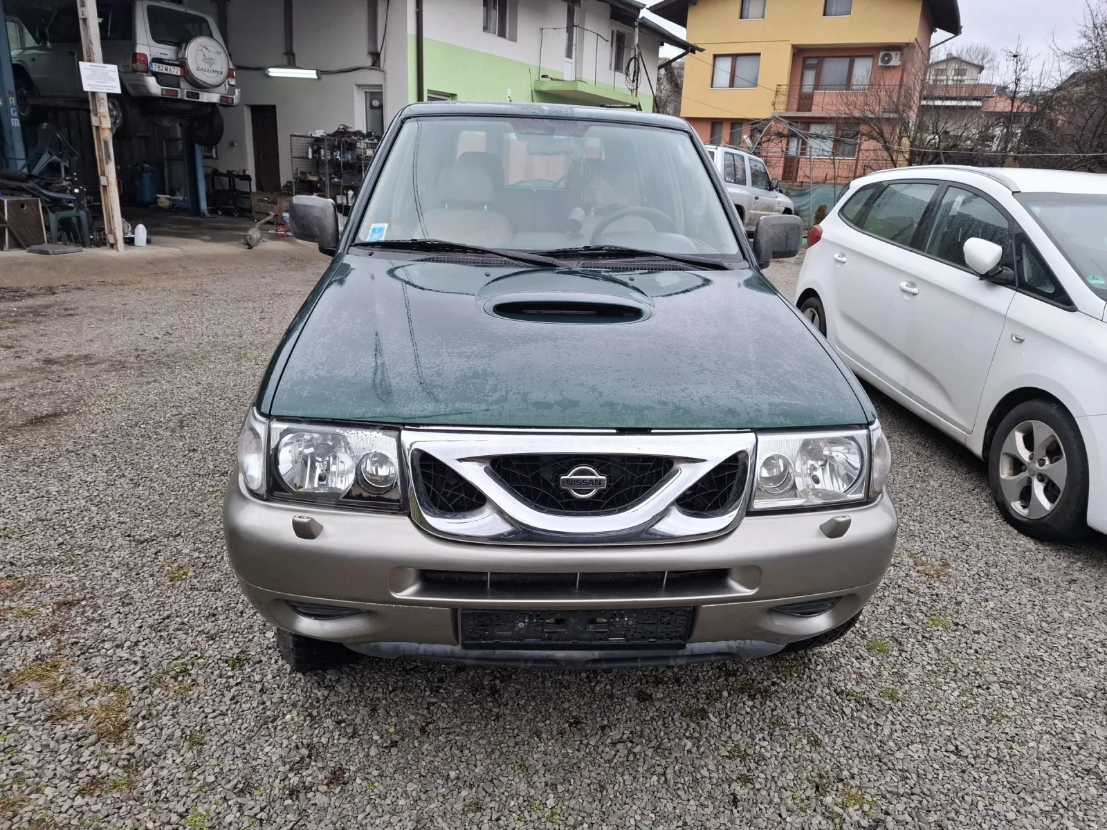 Nissan Terrano 2.7  - 125кс. Автомат, снимка 1