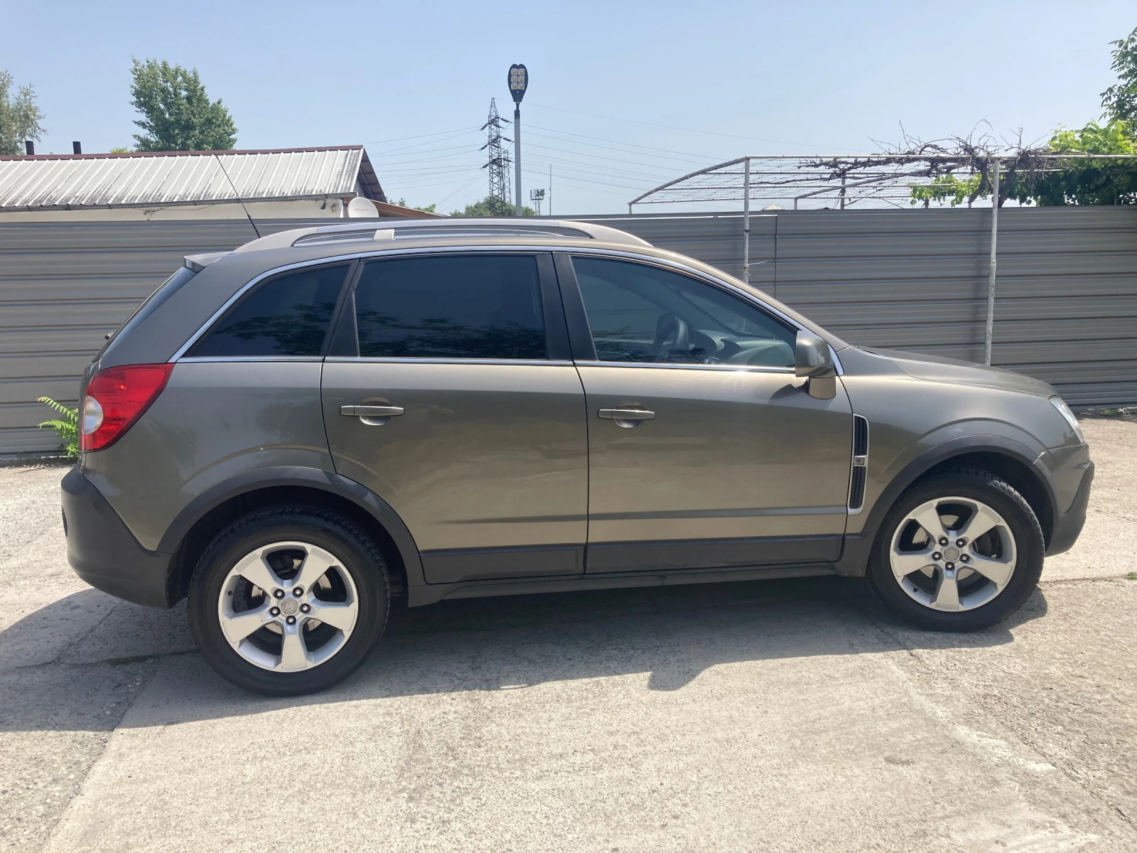 Opel Antara 2.4 ГАЗ 4х4  - изображение 4