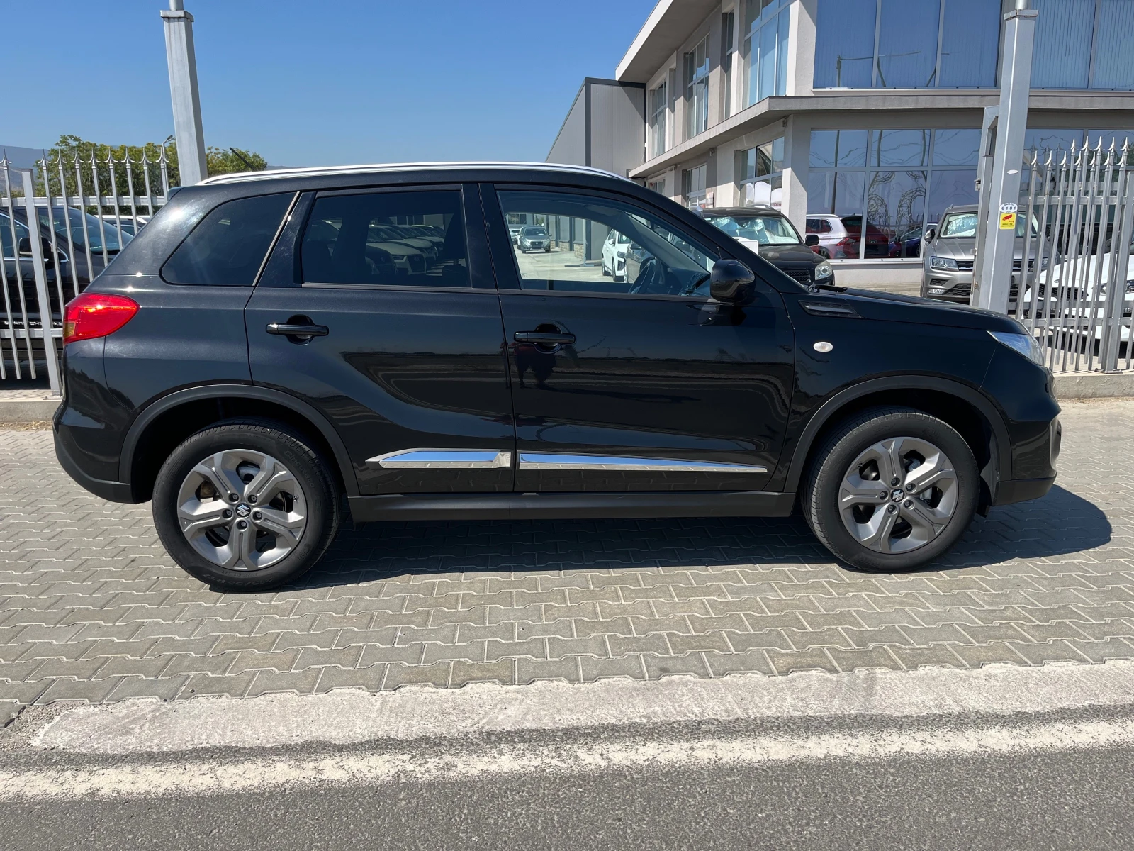 Suzuki Vitara 4x4/1.6 i 120 k.c - изображение 4