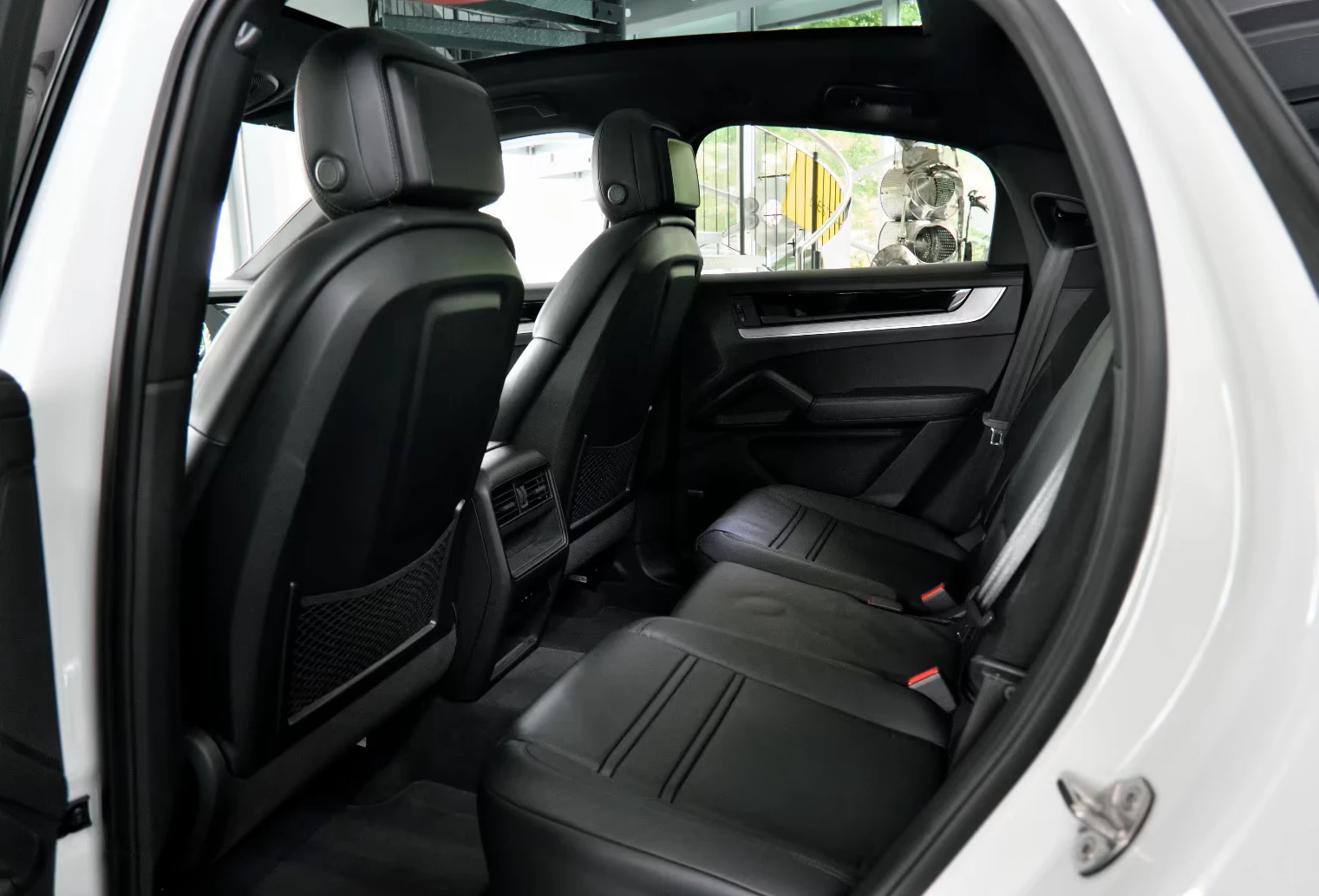 Porsche Cayenne Coupe E-Hybrid - изображение 5