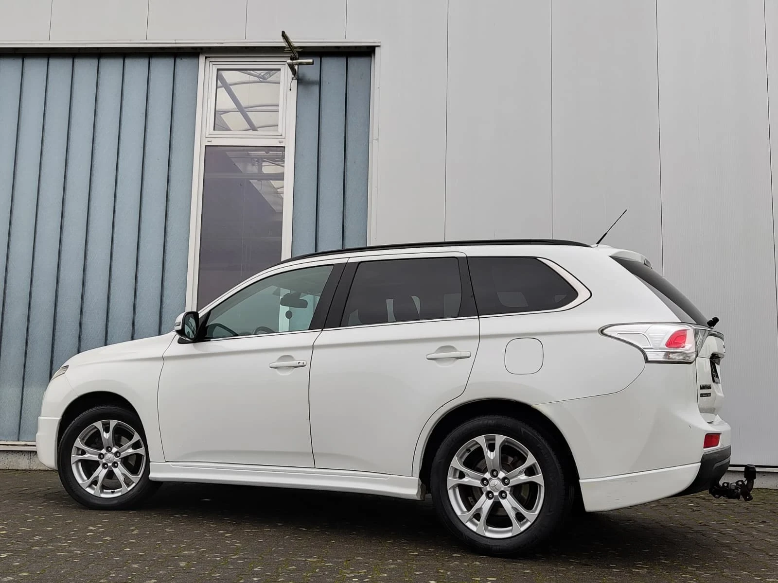 Mitsubishi Outlander 2, 2* 150* NAVI* CAM* ����* XENON* KEYLESS* 18* 7� | Mobile.bg � ����������� 2