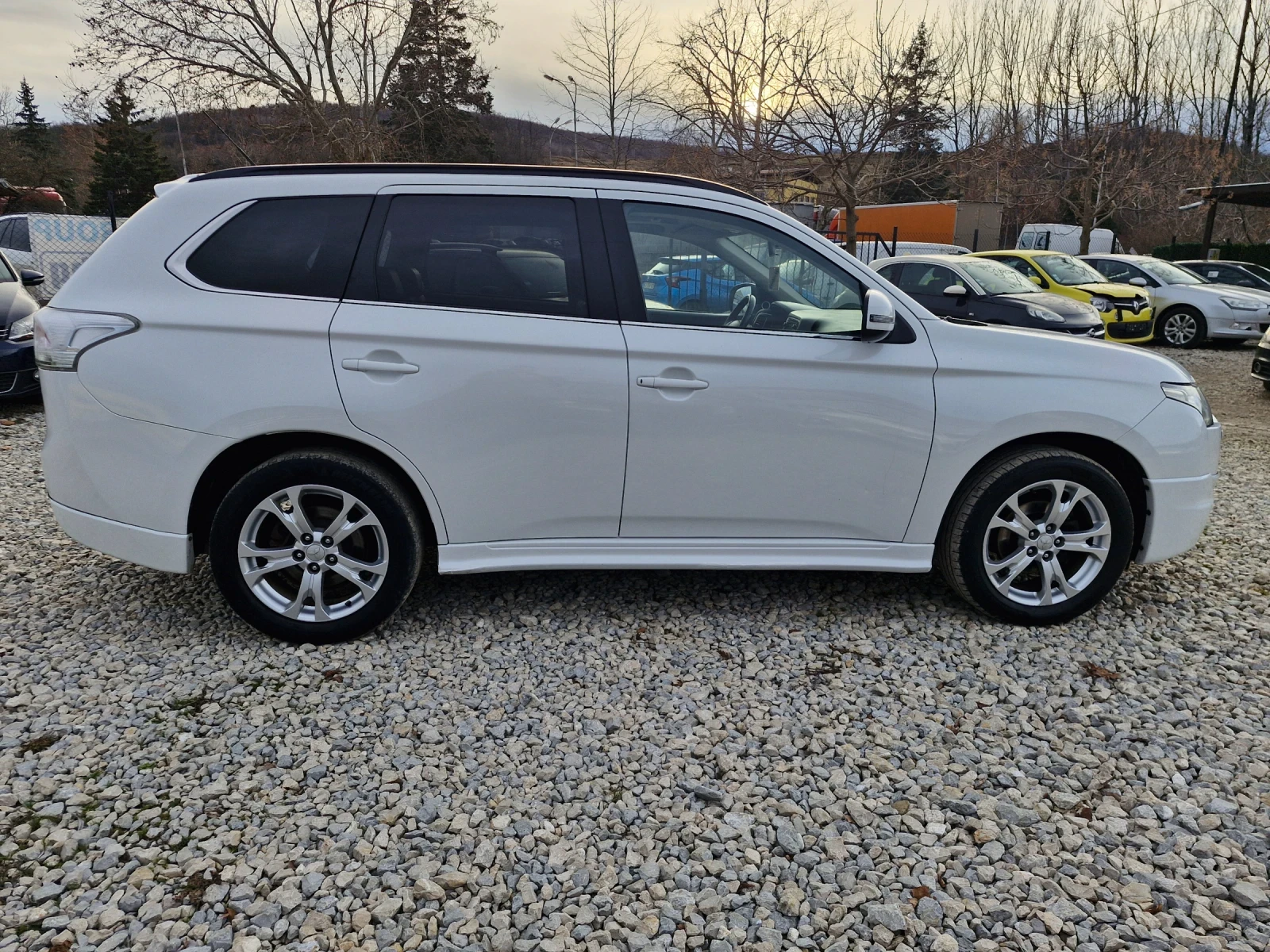 Mitsubishi Outlander 2, 2* 150* NAVI* CAM* КОЖА* XENON* KEYLESS* 18* 7М - изображение 6