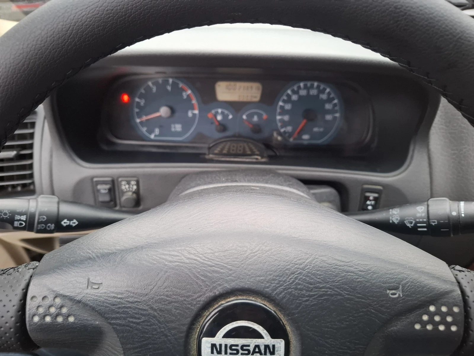 Nissan Terrano 2.7  - 125кс. Автомат - изображение 10