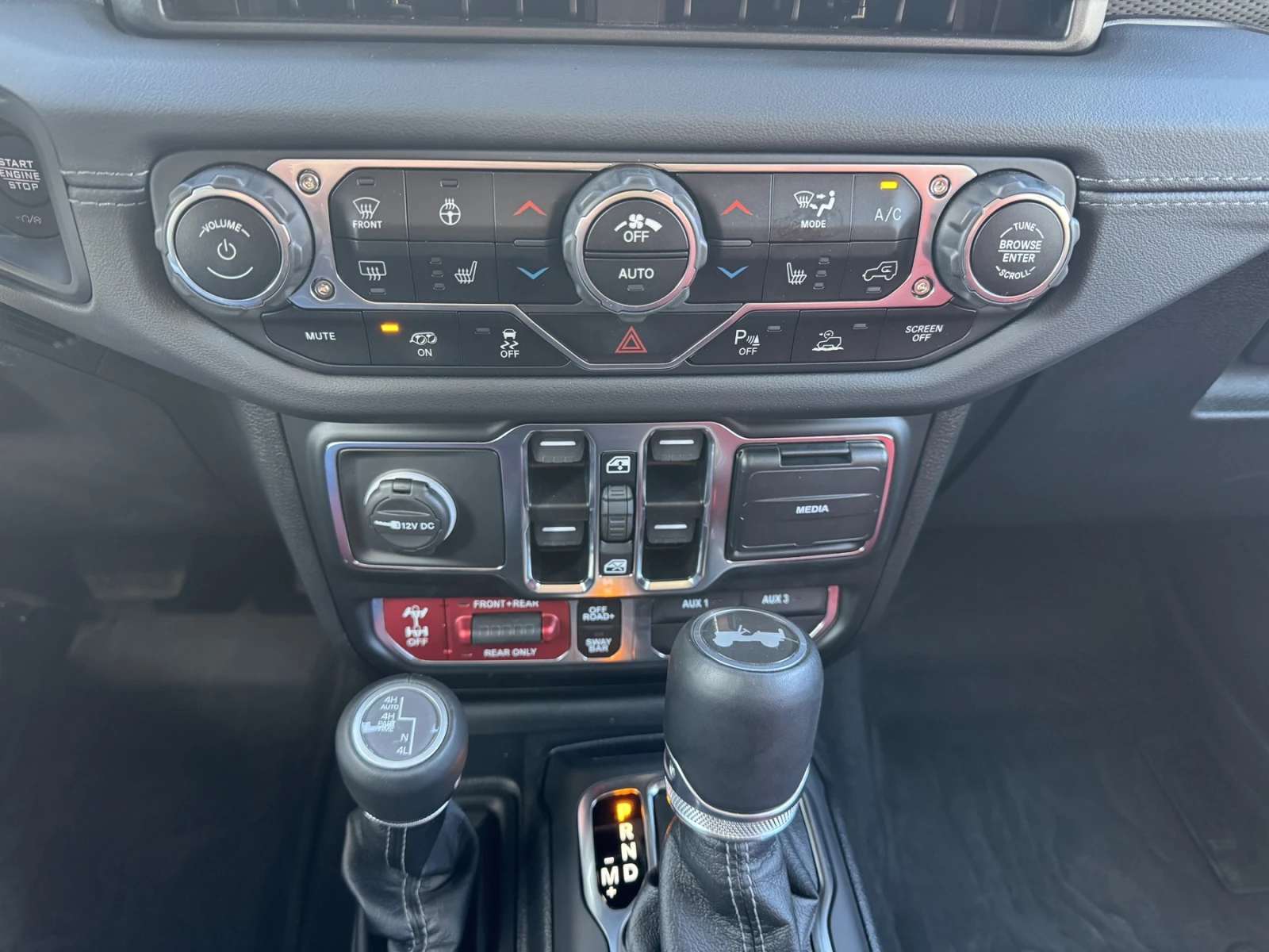 Jeep Wrangler 6.4L 392 HEMI FINAL EDITION, снимка 14 - Автомобили и джипове - 53780730