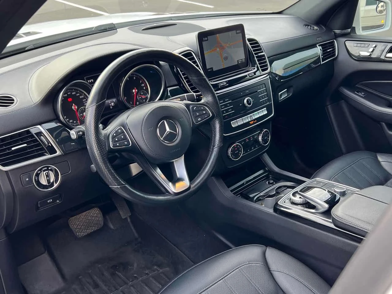 Mercedes-Benz GLS 450 ПАНОРАМА/360 CAM/ПОДГРЕВИ, снимка 9 - Автомобили и джипове - 53994540