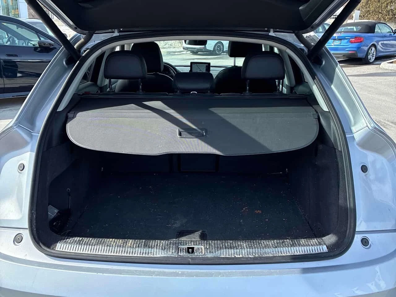 Audi Q3 * Progressiv * CARFAX * ЦЕНА ДО БГ, снимка 13 - Автомобили и джипове - 54000967