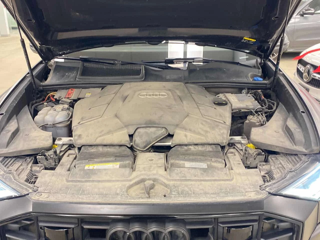 Audi Q8 * Progressiv * ОБДУХВАНЕ* ДИСТРОНИК * 360 * 2 KEYS, снимка 17 - Автомобили и джипове - 54117045