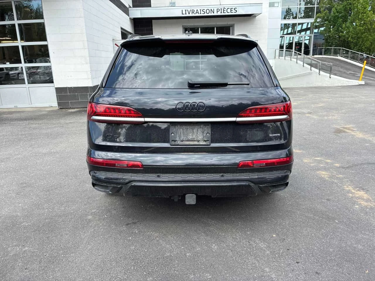 Audi Q7 * PROGRESSIV * ПОДГРЕВИ * 2 КЛЮЧА * ПАНО * CARFAX, снимка 4 - Автомобили и джипове - 55057319