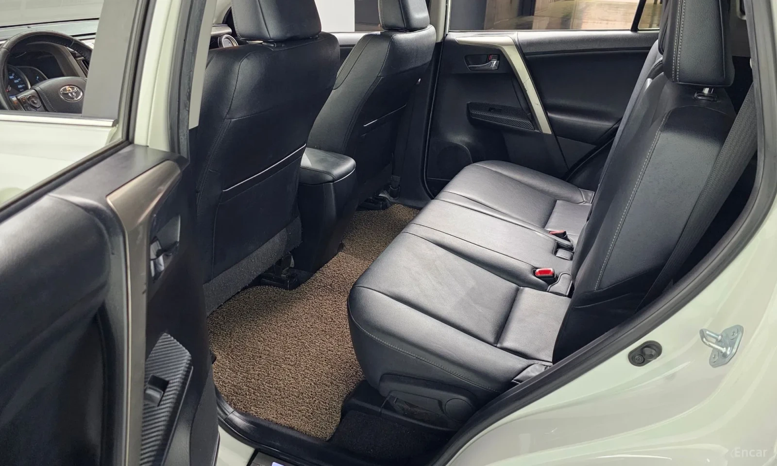 Toyota Rav4, снимка 11 - Автомобили и джипове - 55185183