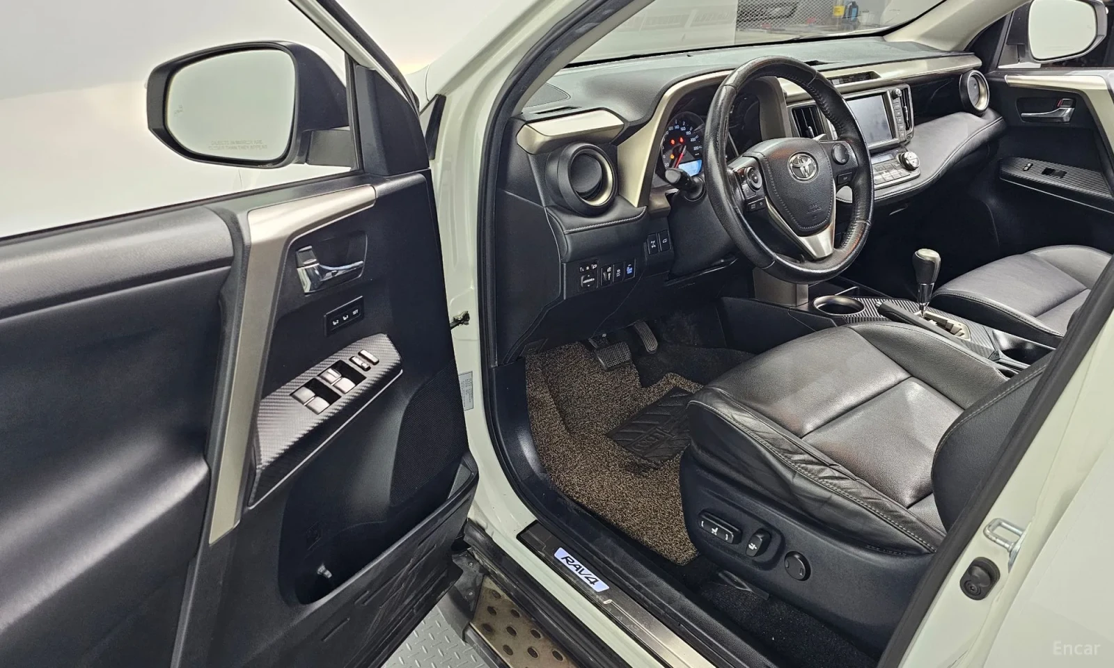Toyota Rav4, снимка 10 - Автомобили и джипове - 55185183