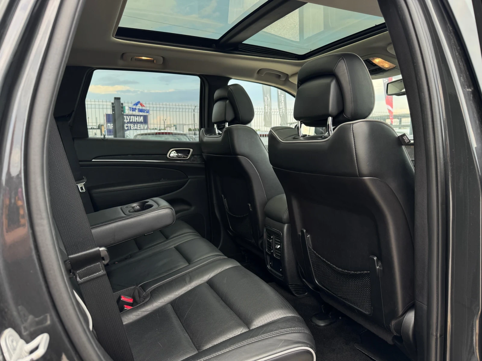 Jeep Grand cherokee overland 3.0crd, снимка 12 - Автомобили и джипове - 55326722