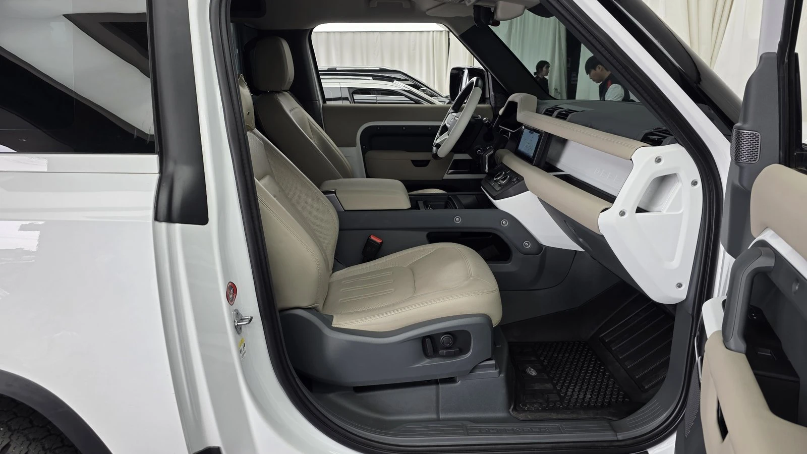 Land Rover Defender D250* ���* 360* ������� �����* BLIND SPOT* ������  | Mobile.bg � ����������� 11