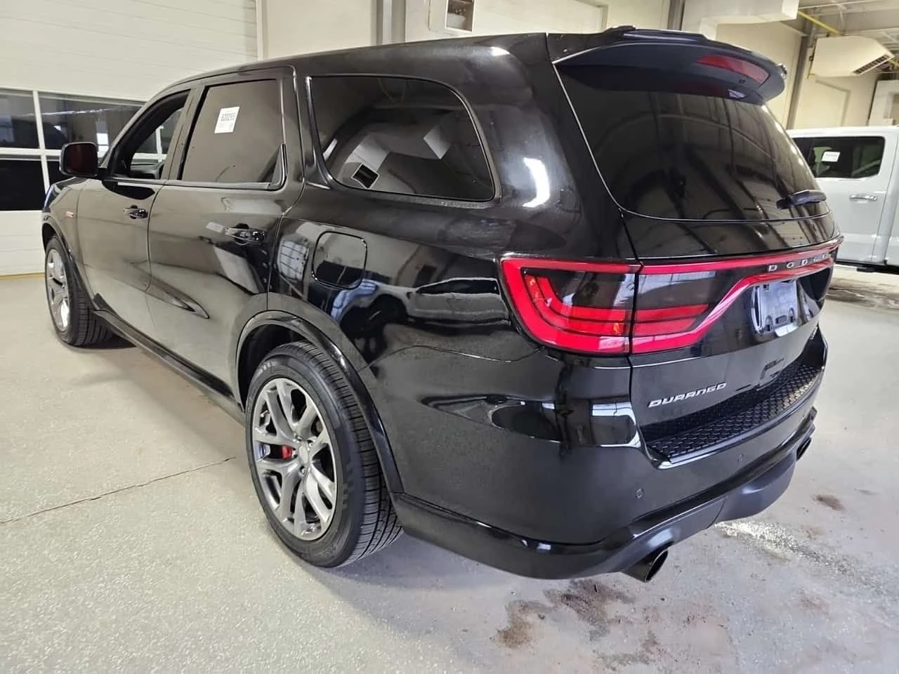 Dodge Durango SRT 392 | CARFAX | АВТОКРЕДИТ БЕЗ ПЪРВОНАЧАЛНА , снимка 4 - Автомобили и джипове - 55471525