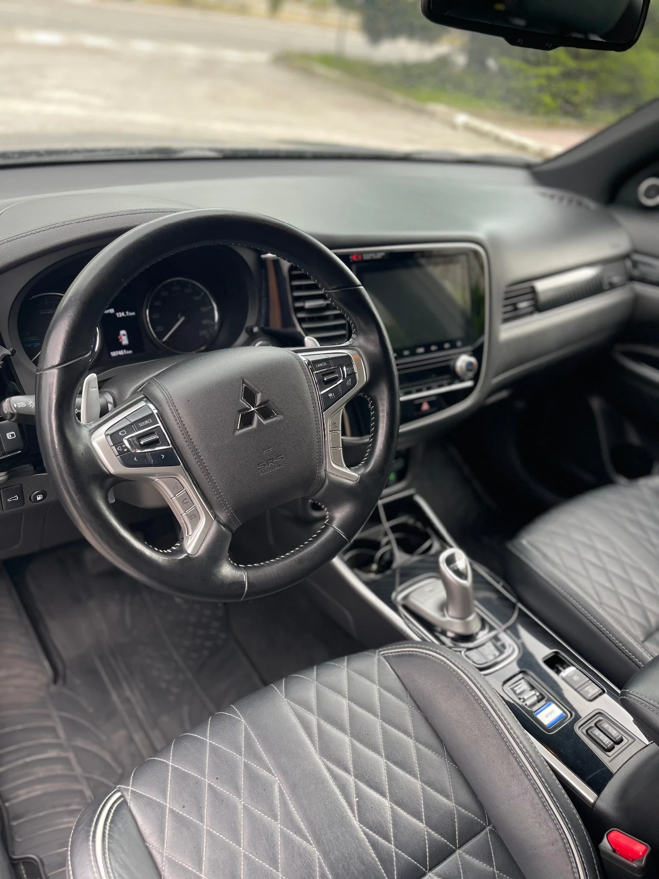 Mitsubishi Outlander 2.4 PHEV, снимка 10 - Автомобили и джипове - 55730220